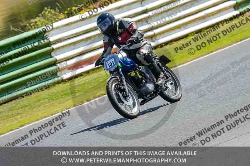 Vintage motorcycle club;eventdigitalimages;mallory park;mallory park trackday photographs;no limits trackdays;peter wileman photography;trackday digital images;trackday photos;vmcc festival 1000 bikes photographs